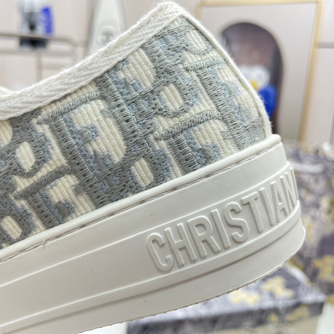 Z1XD65 Popular shoes