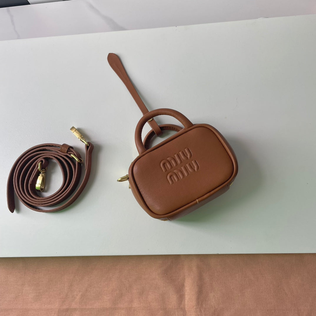 B1P46A164 Popular leather bags