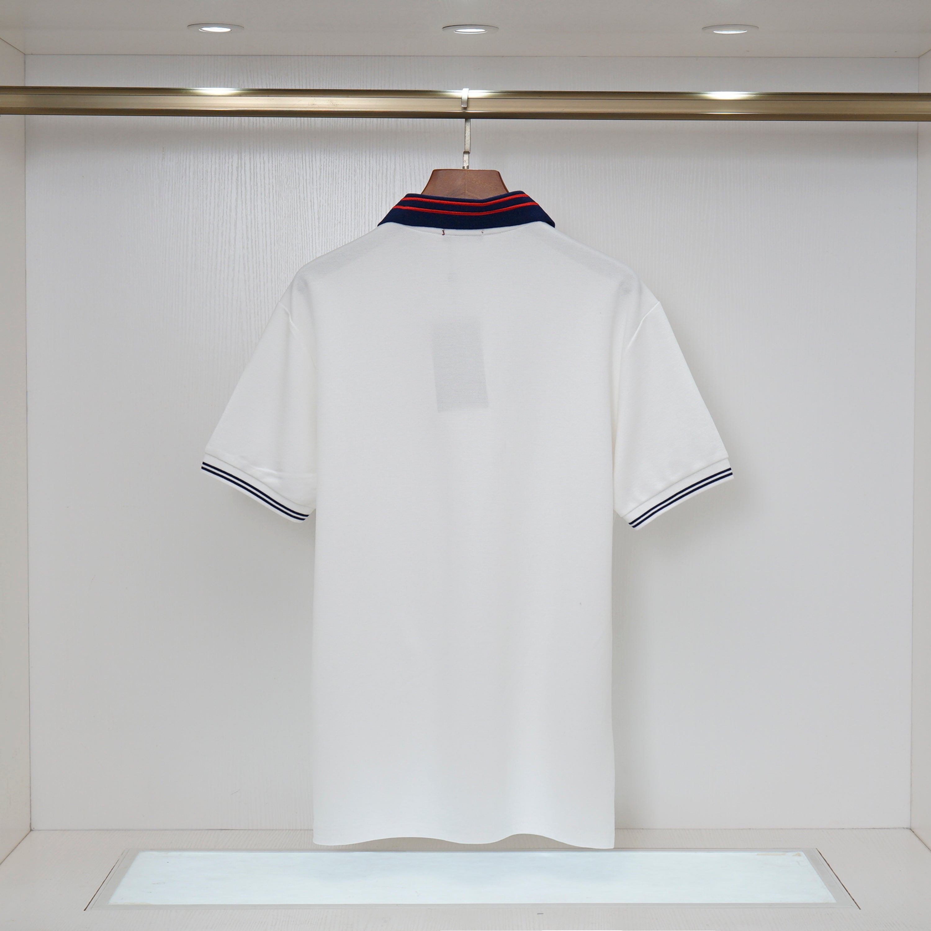 U1P36B74 Popular T-shirts
