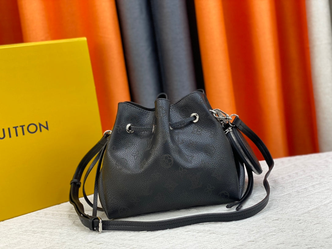 B1N165E99 Popular  leather bag