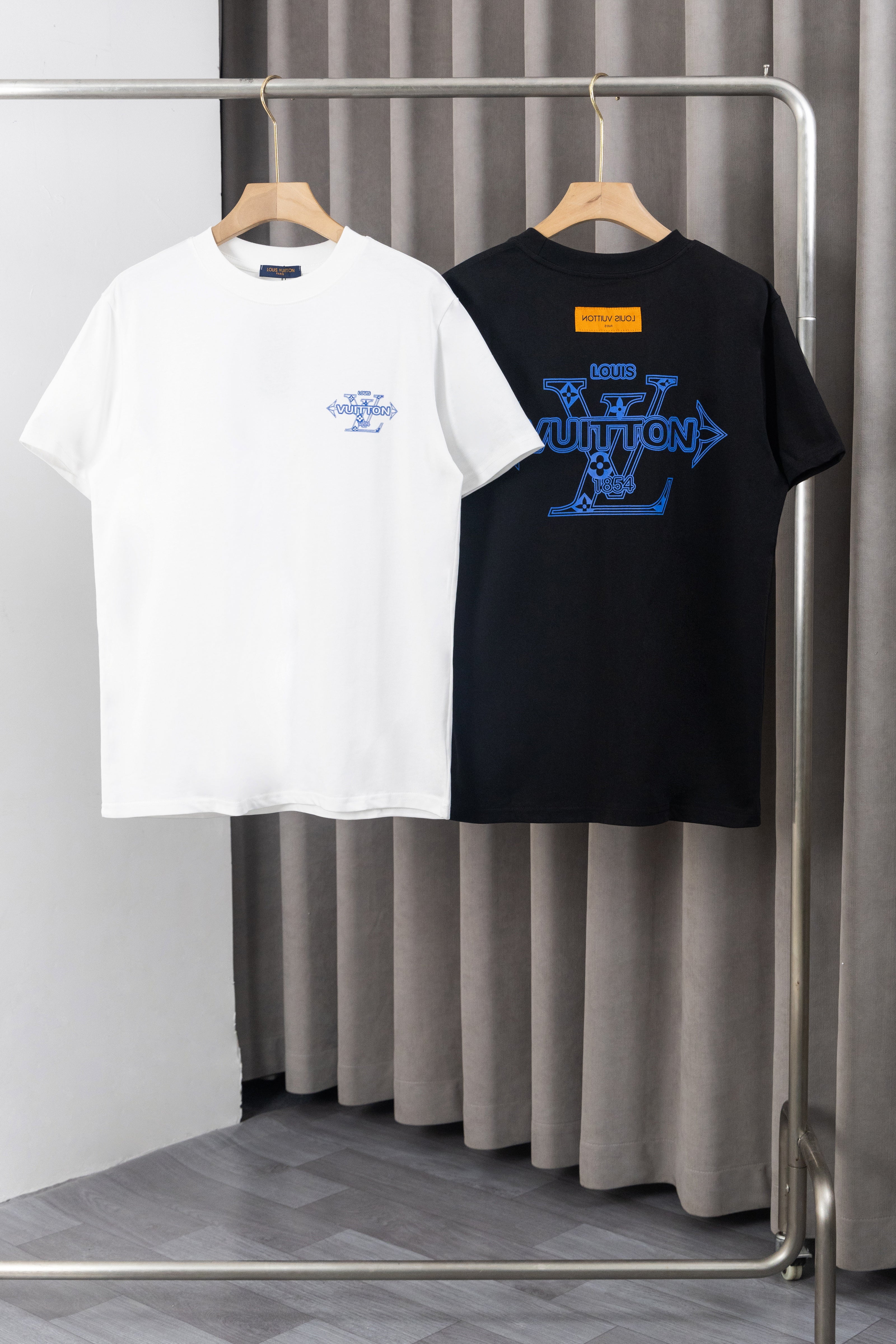 U1P36E135 Popular T-shirts