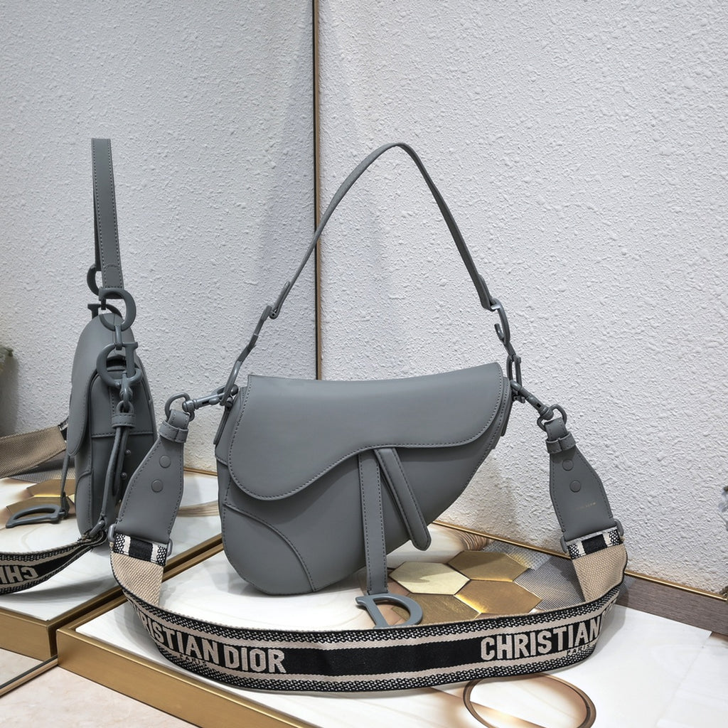 B1W35D115 Popular leather bag