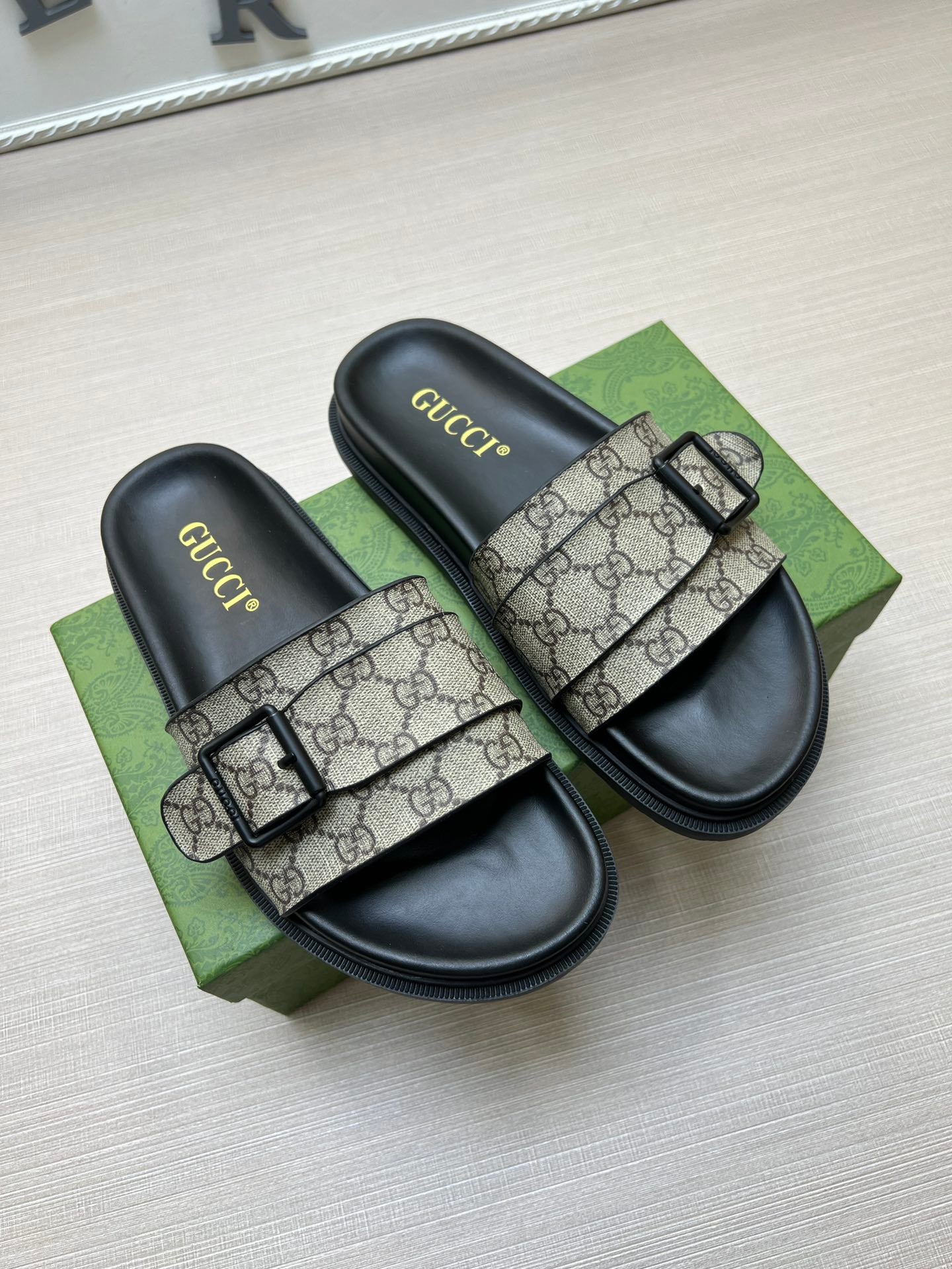 Z5ZB90 Popular slippers