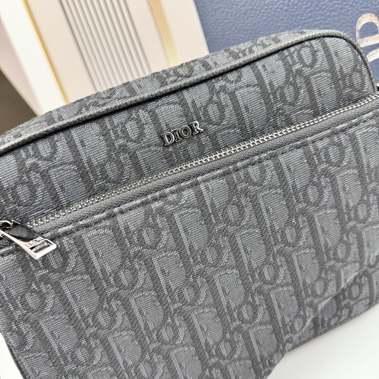 B1R15D66  Popular  bag
