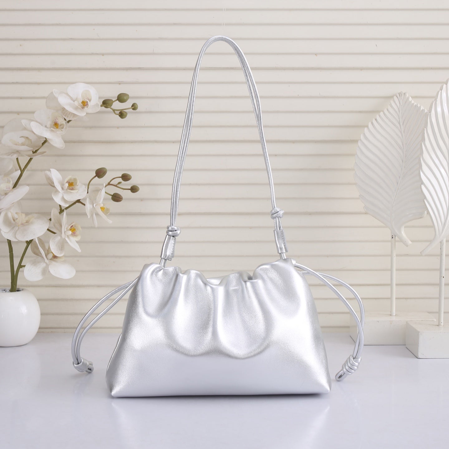 B1R66A9 Popular leather bag