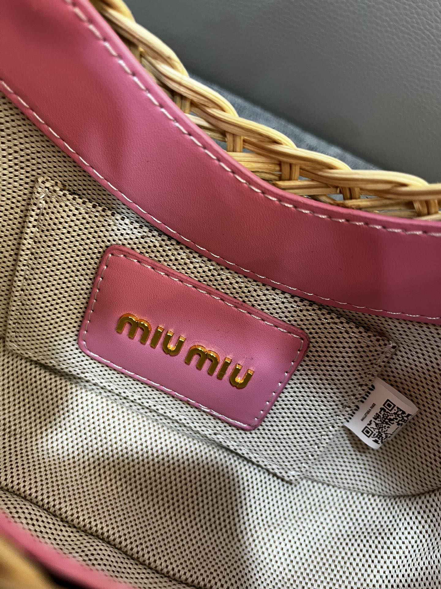 B1P46A119 Popular woven bag