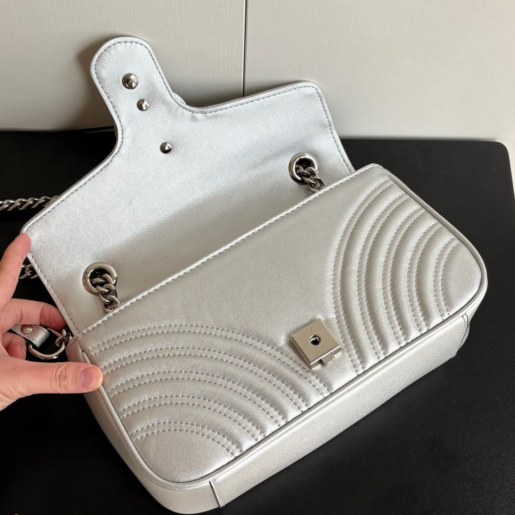 B1P36B67 Popular leather bag