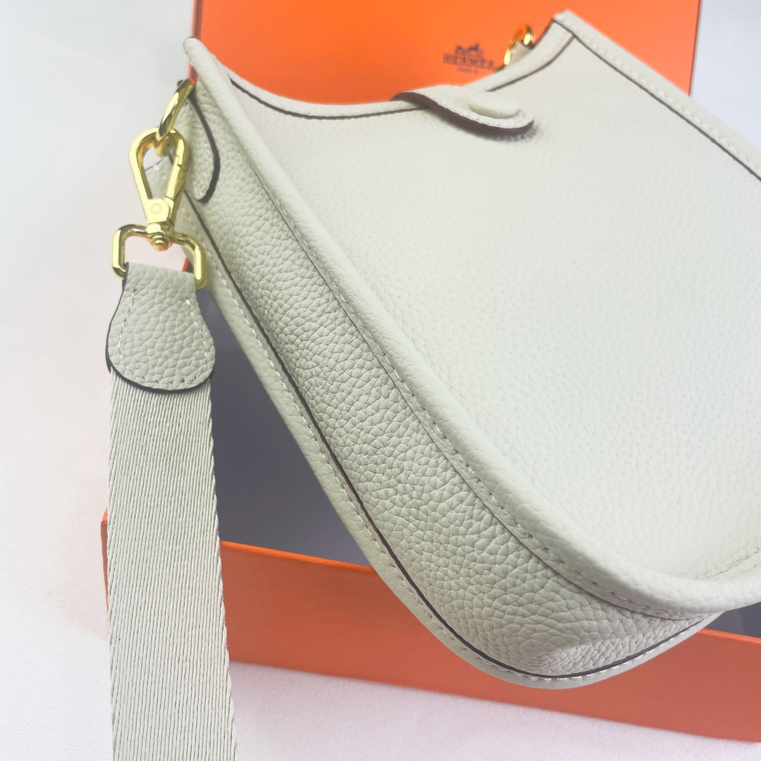 B1N46H5 Popular leather bag