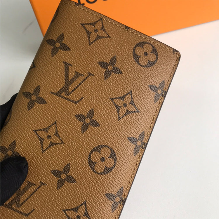 B1X31E2 Popular leather wallets