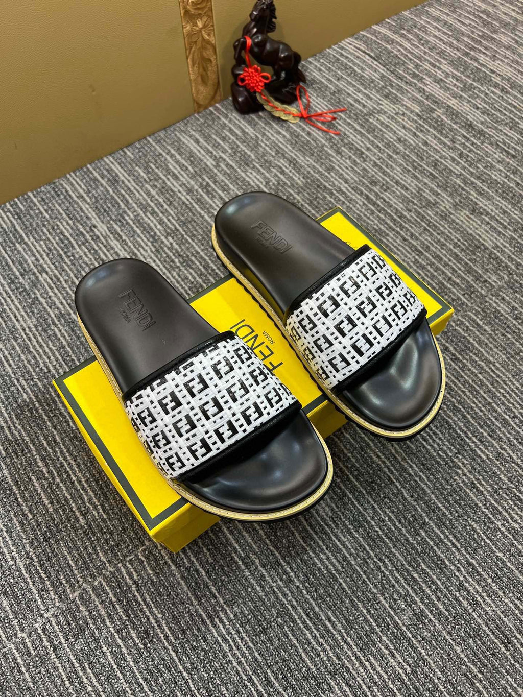 Z5XF104 Popular Slippers