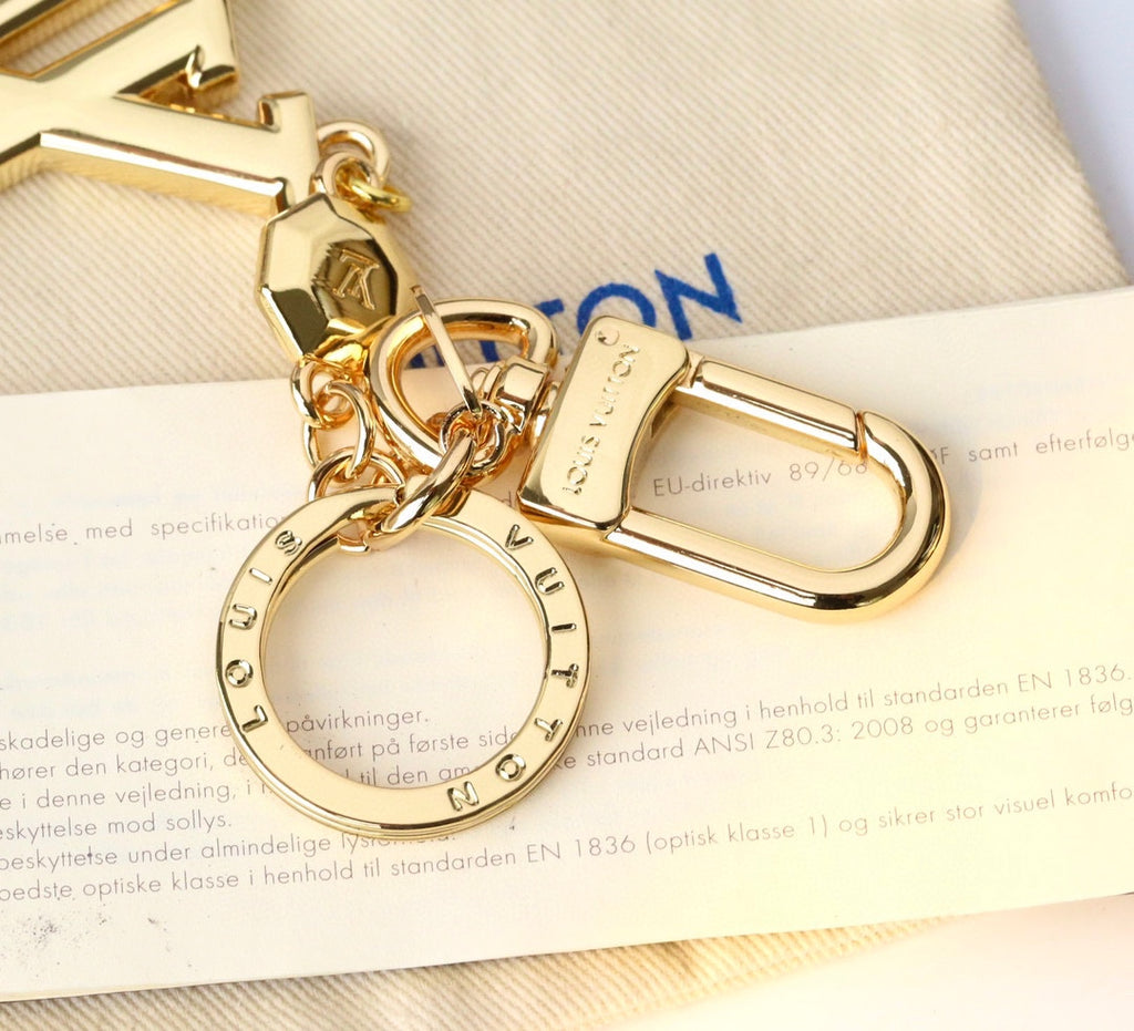 A1Q105E24 Popular bag 's charms accessories