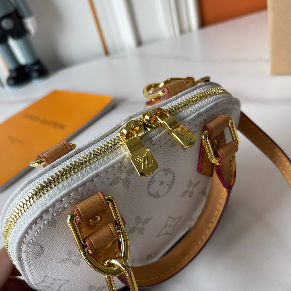 B1P46E101 Popular leather bag