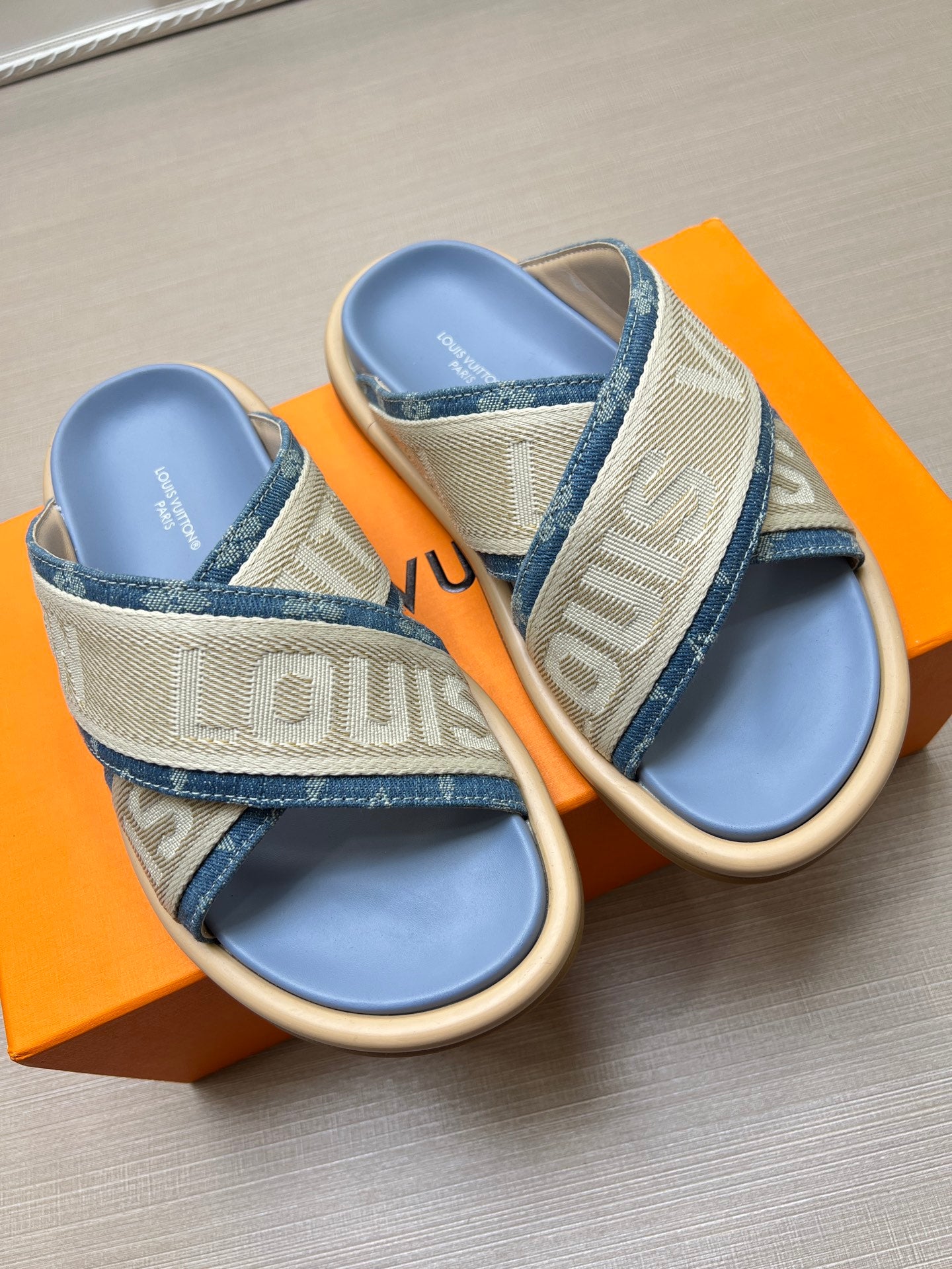 Z5Z35E272 Popular Slippers