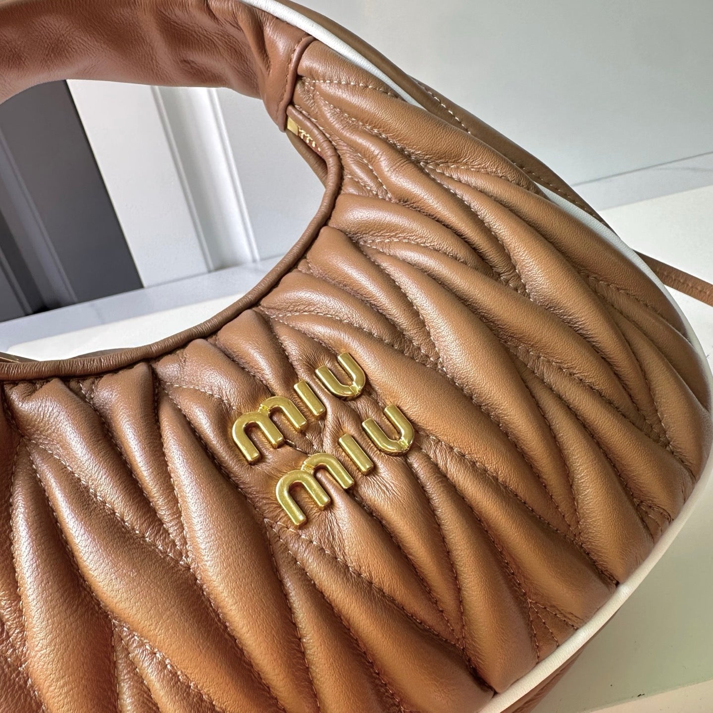 B1P46A118 Popular leather bag