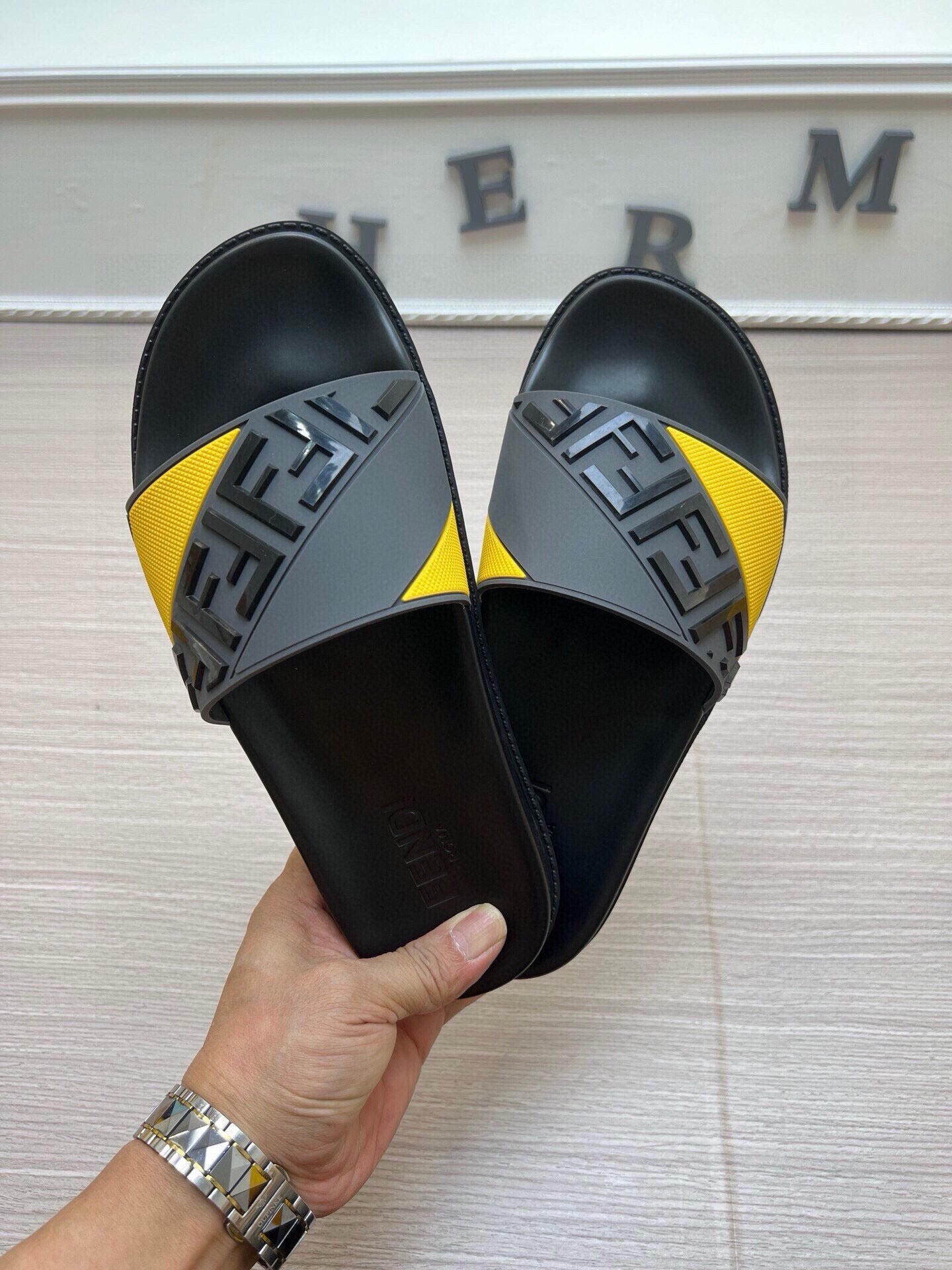 Z5Z35F284 Popular Slippers