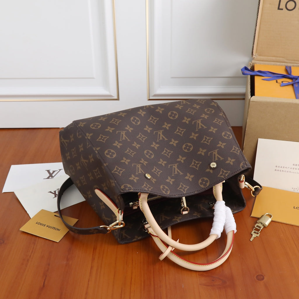 B12X44E317 Popular   leather bag 