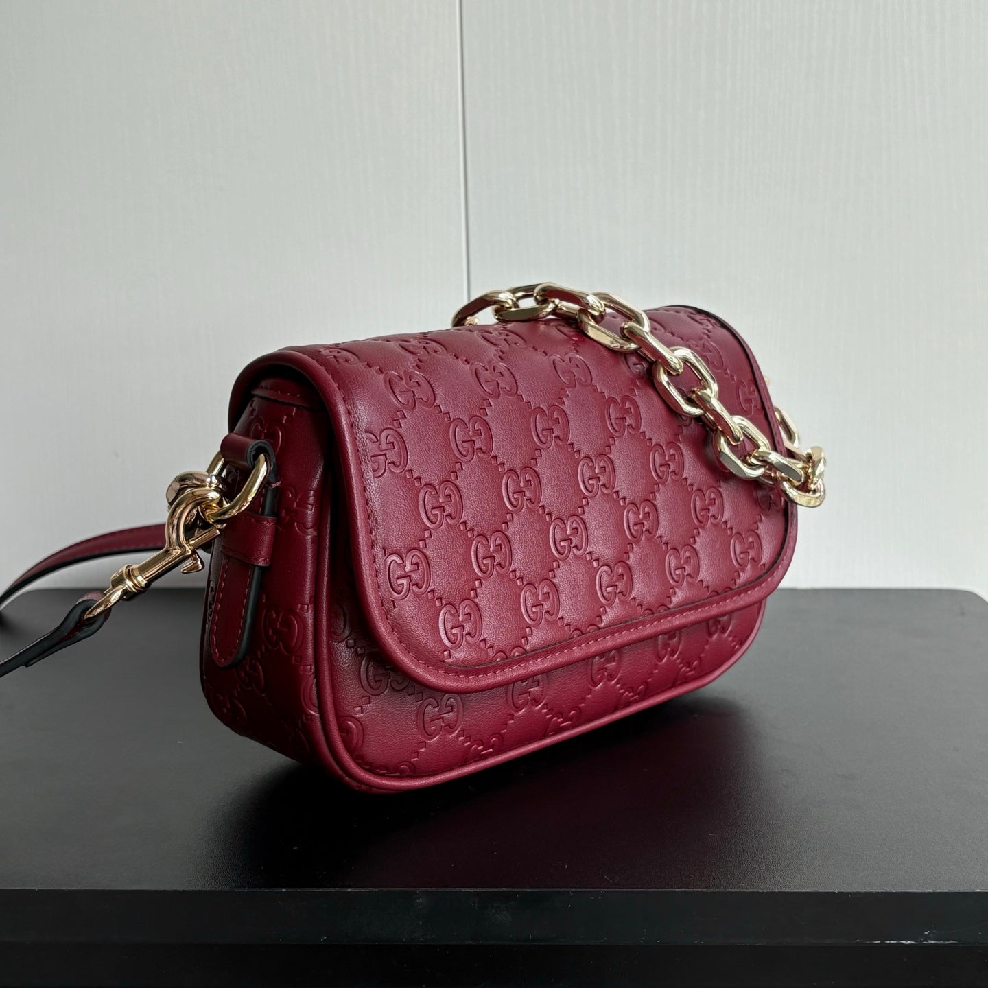 B1P36C60 Popular leather bag