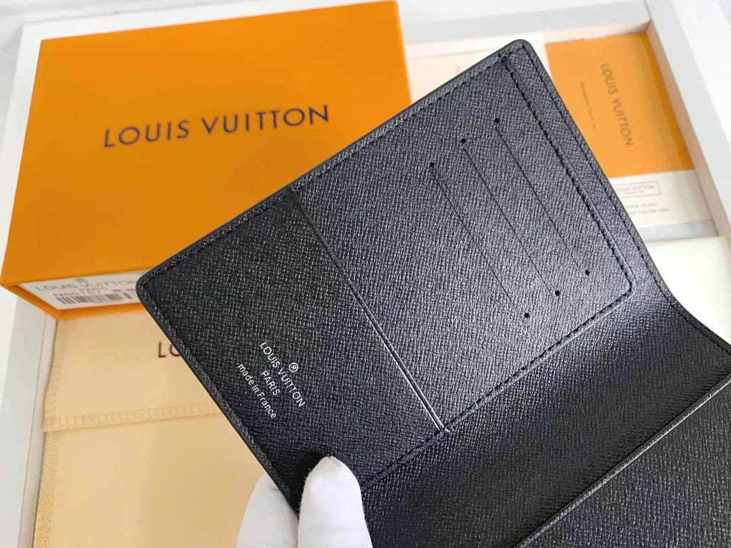 B1A42E300 Popular  leather wallets