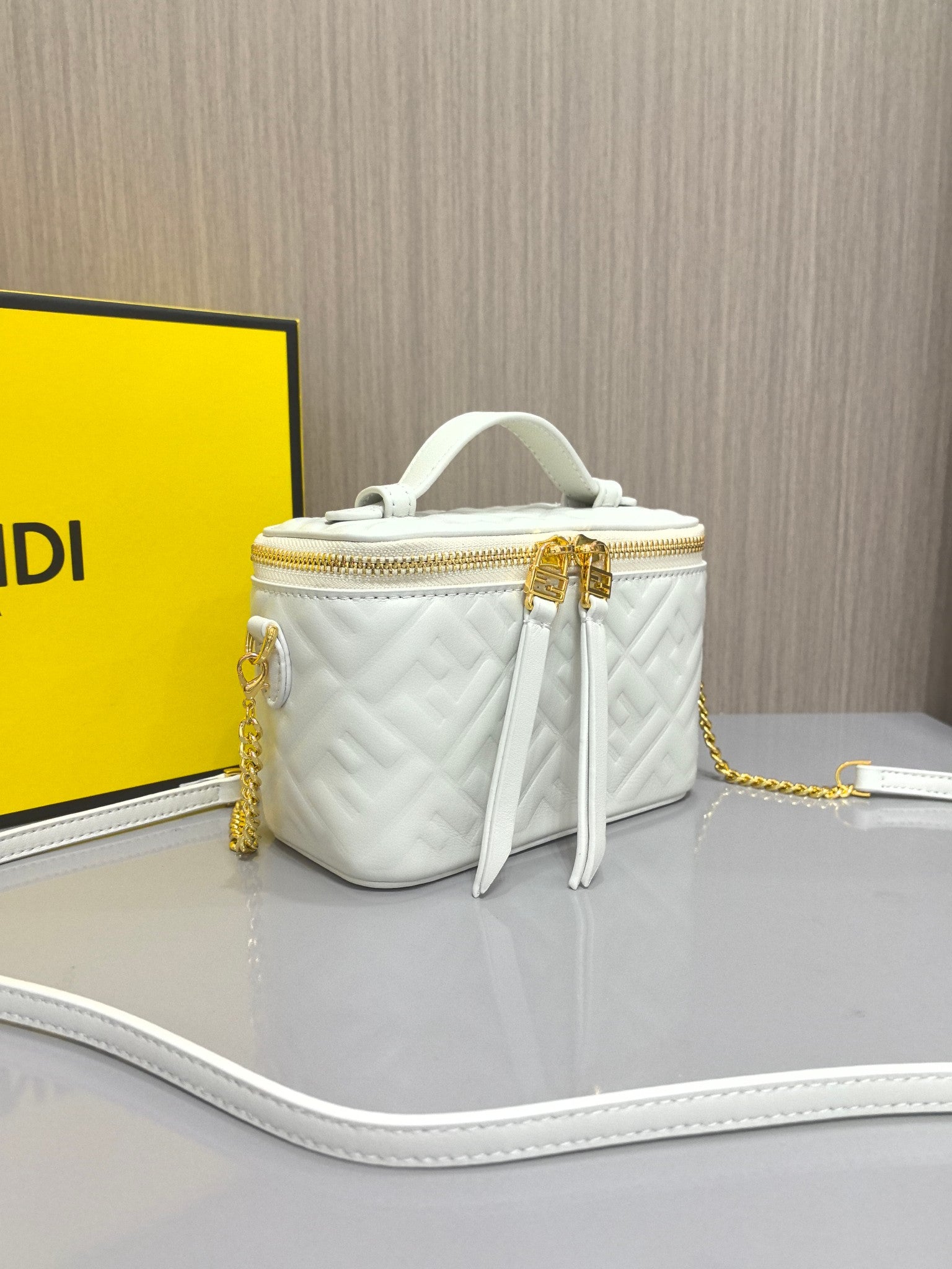 B1R15F59  Popular  bag