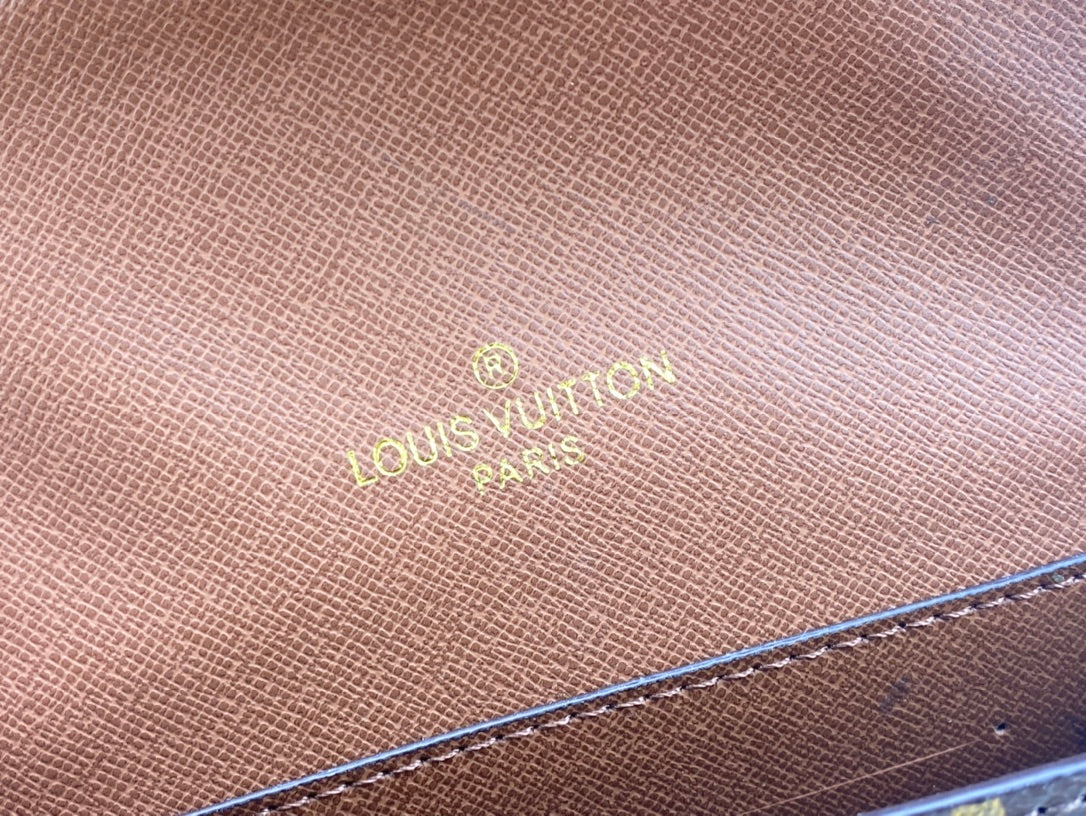 B1X43E32 Popular  leather bag 