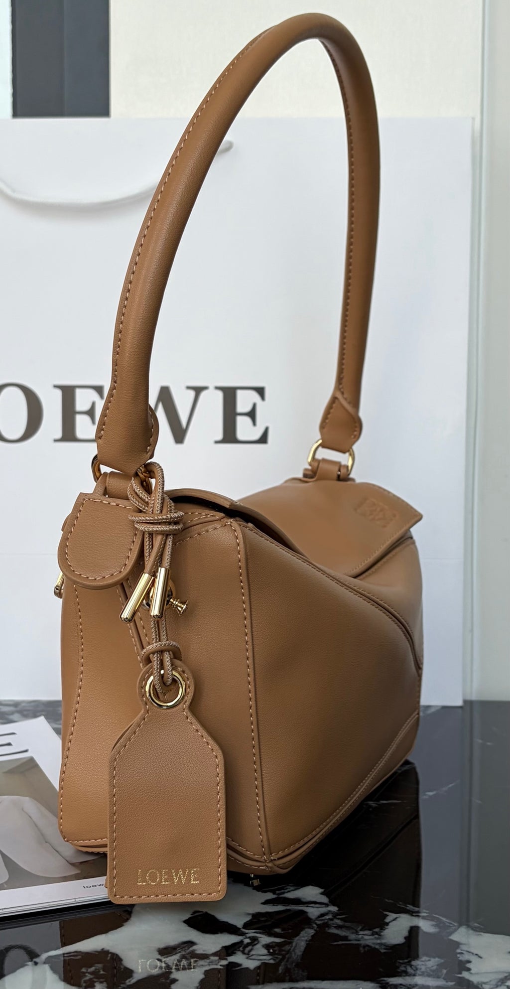 B1R66A16 Popular leather bag
