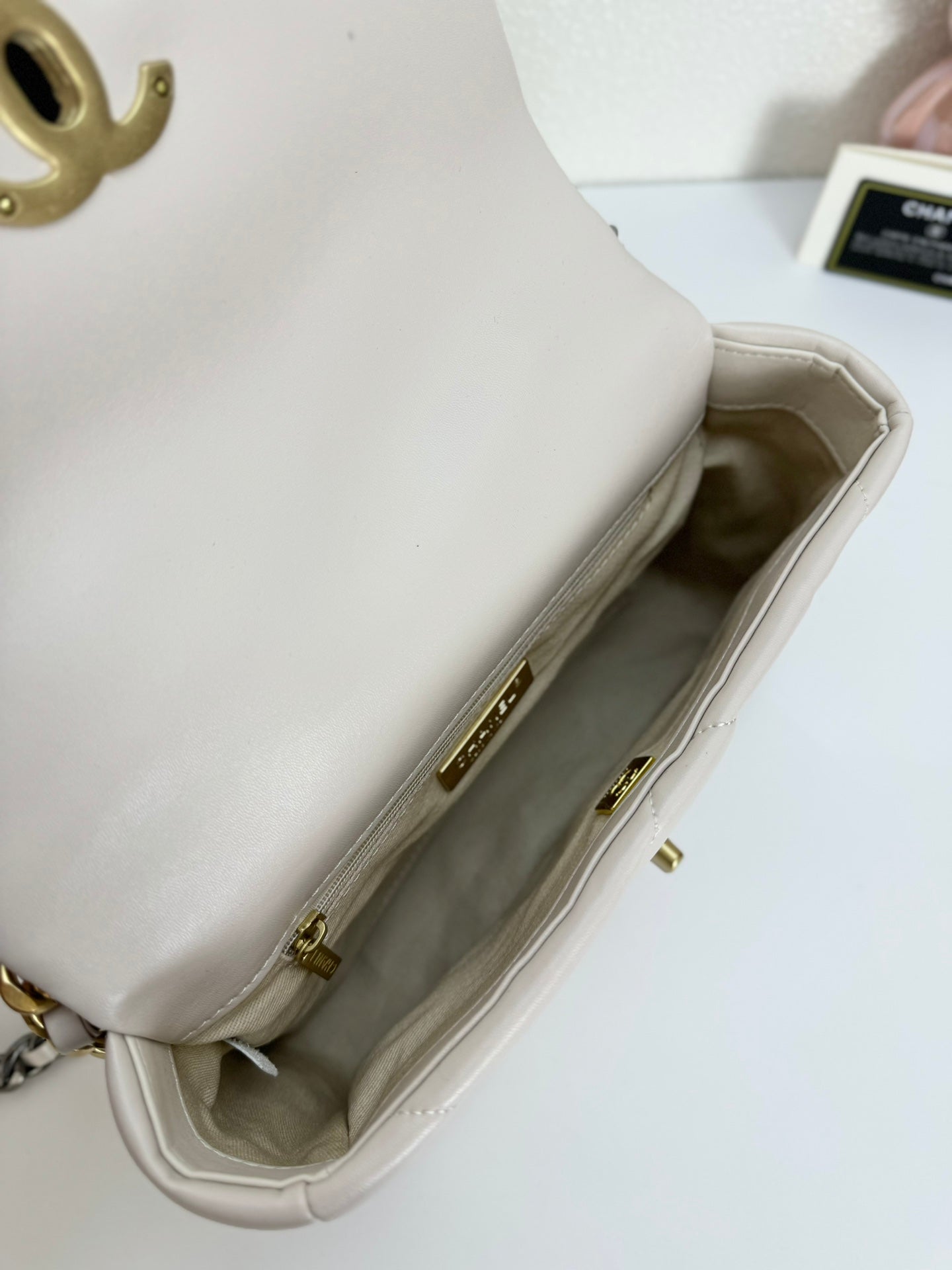 B1R25C85 Popular leather bag