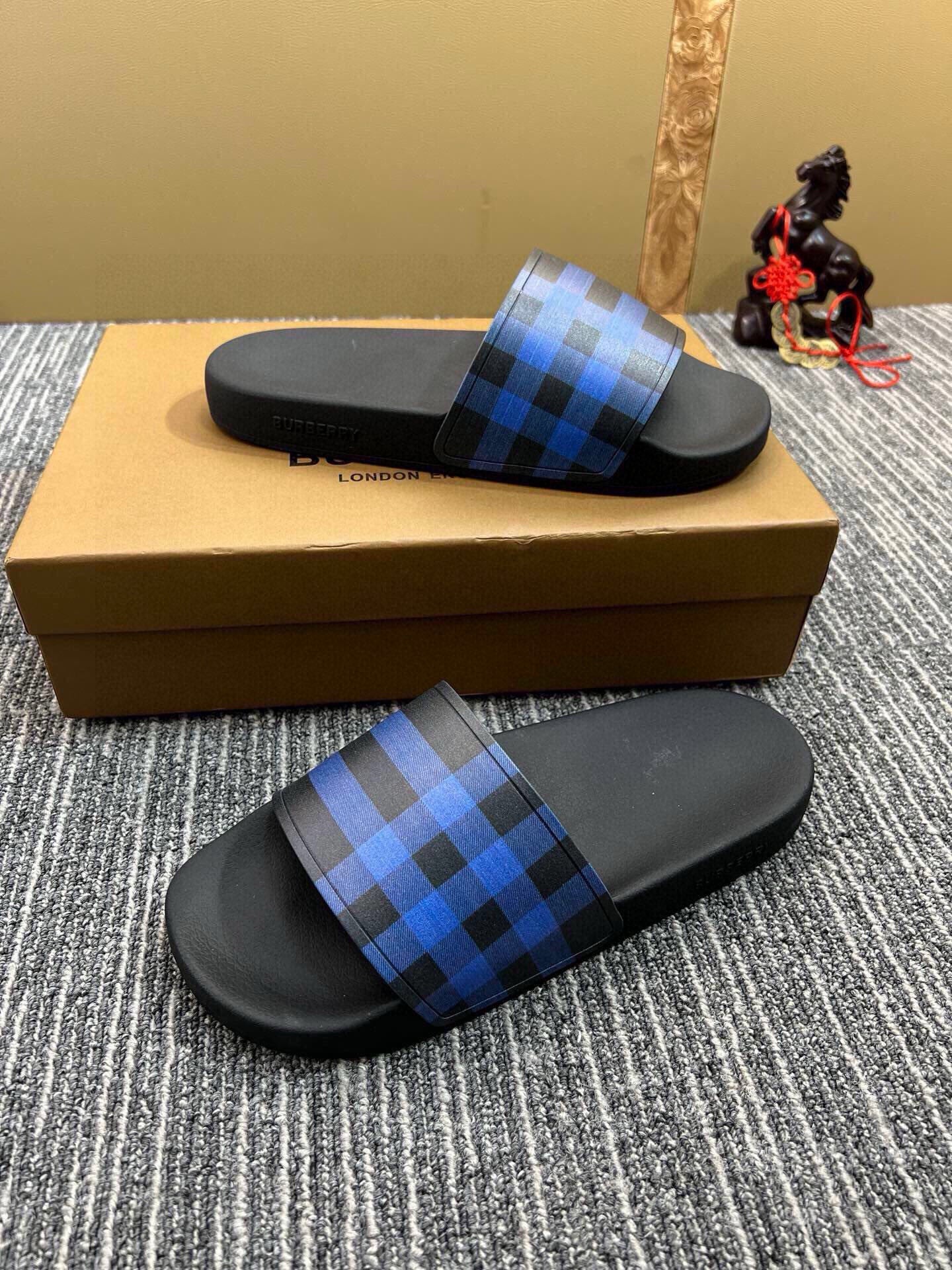 Z5Z35R259 Popular Slippers