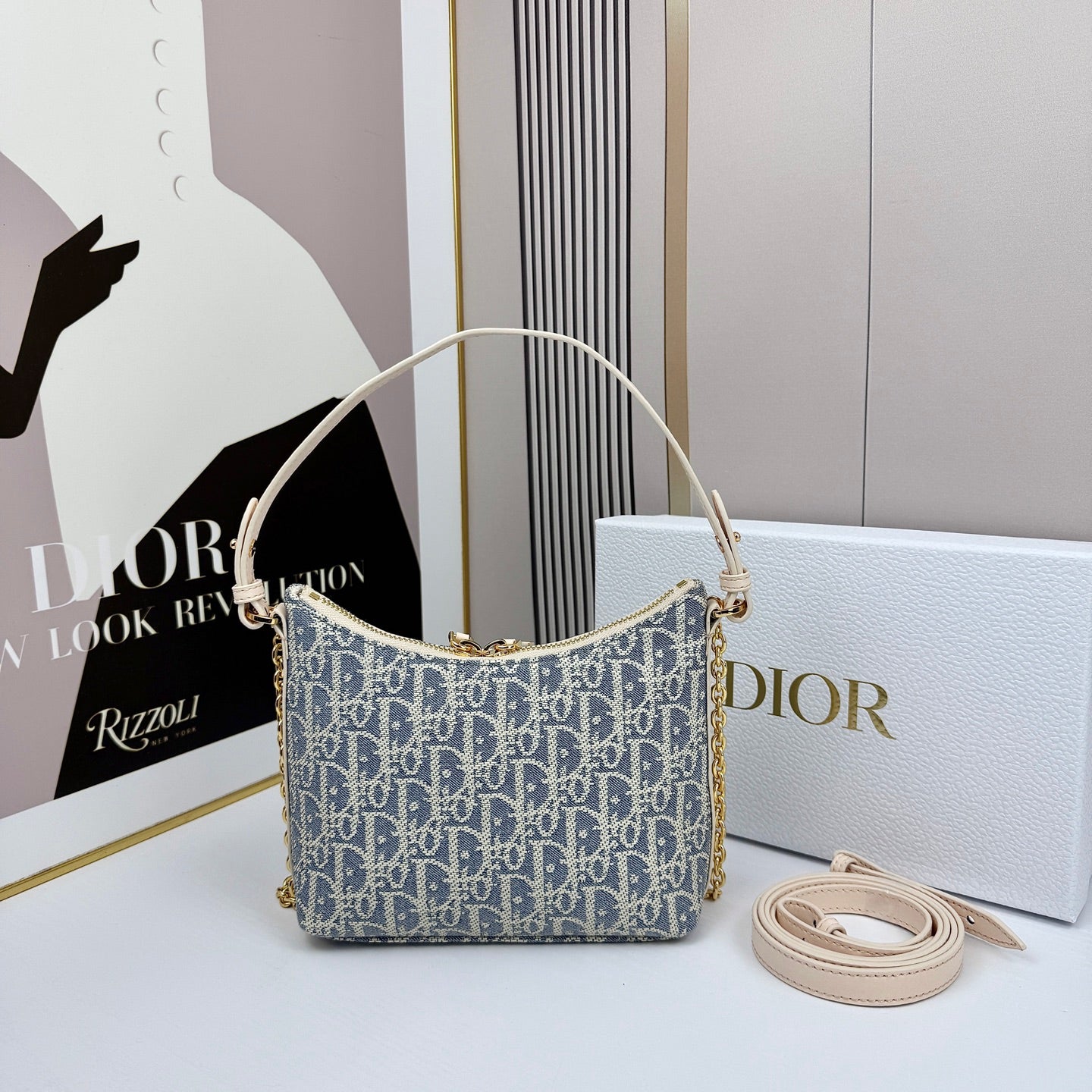 B1R15D67  Popular  bag