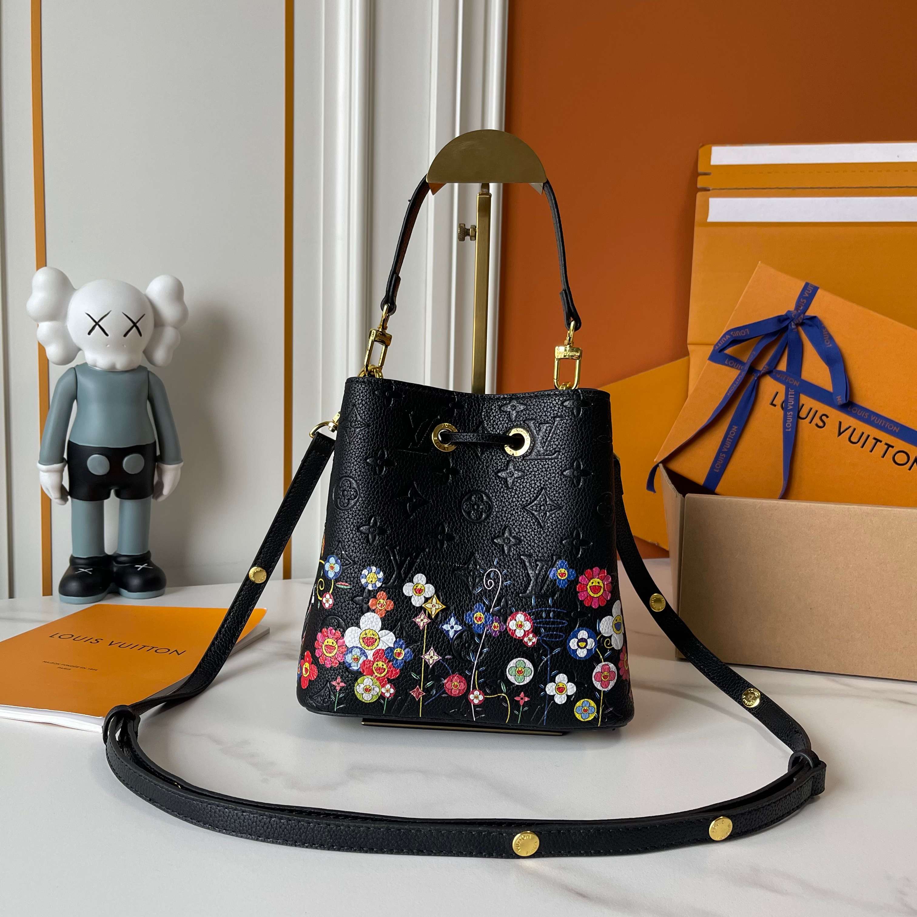B1R15E33  Popular   leather bag