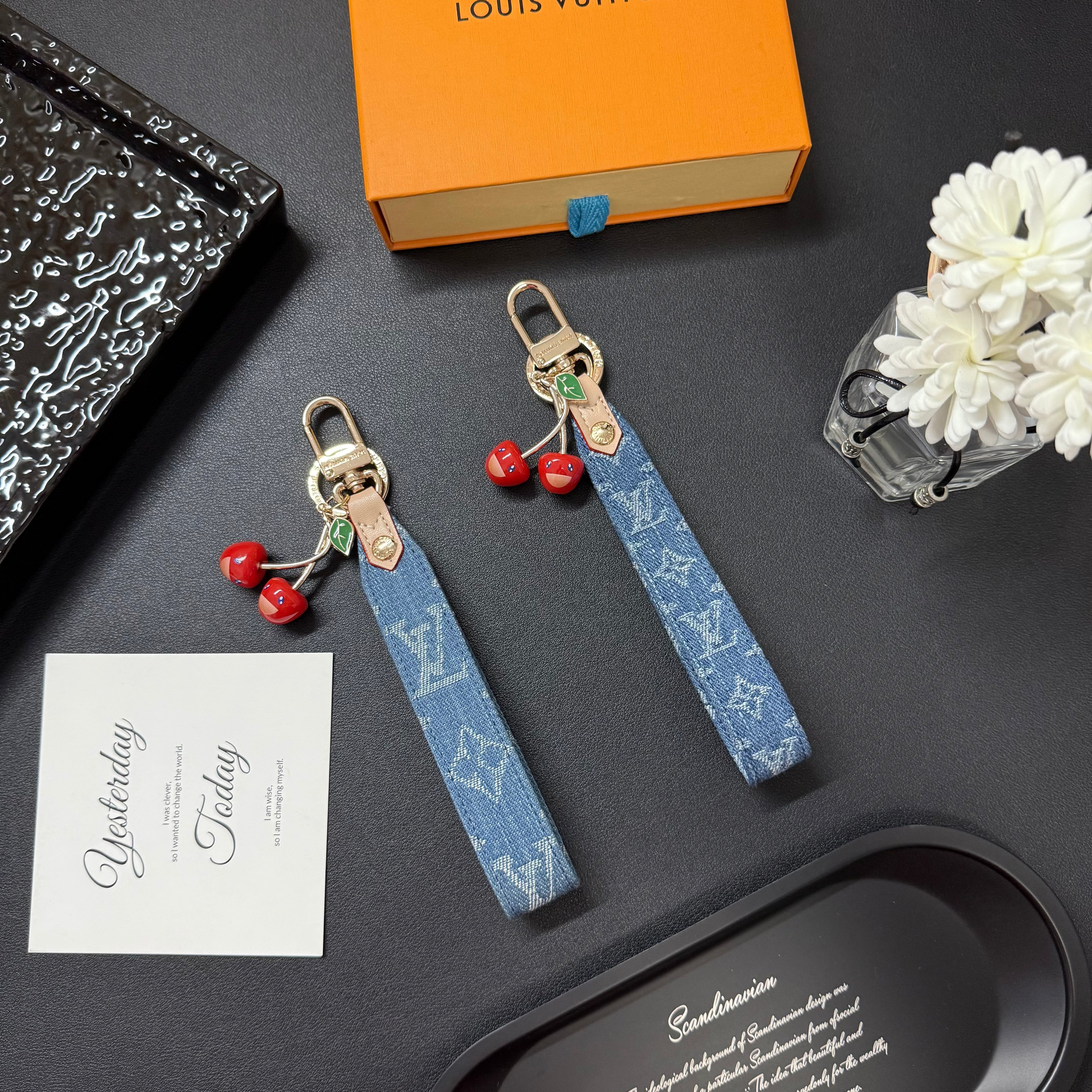 A1Q95E4 Popular bag 's charms accessories