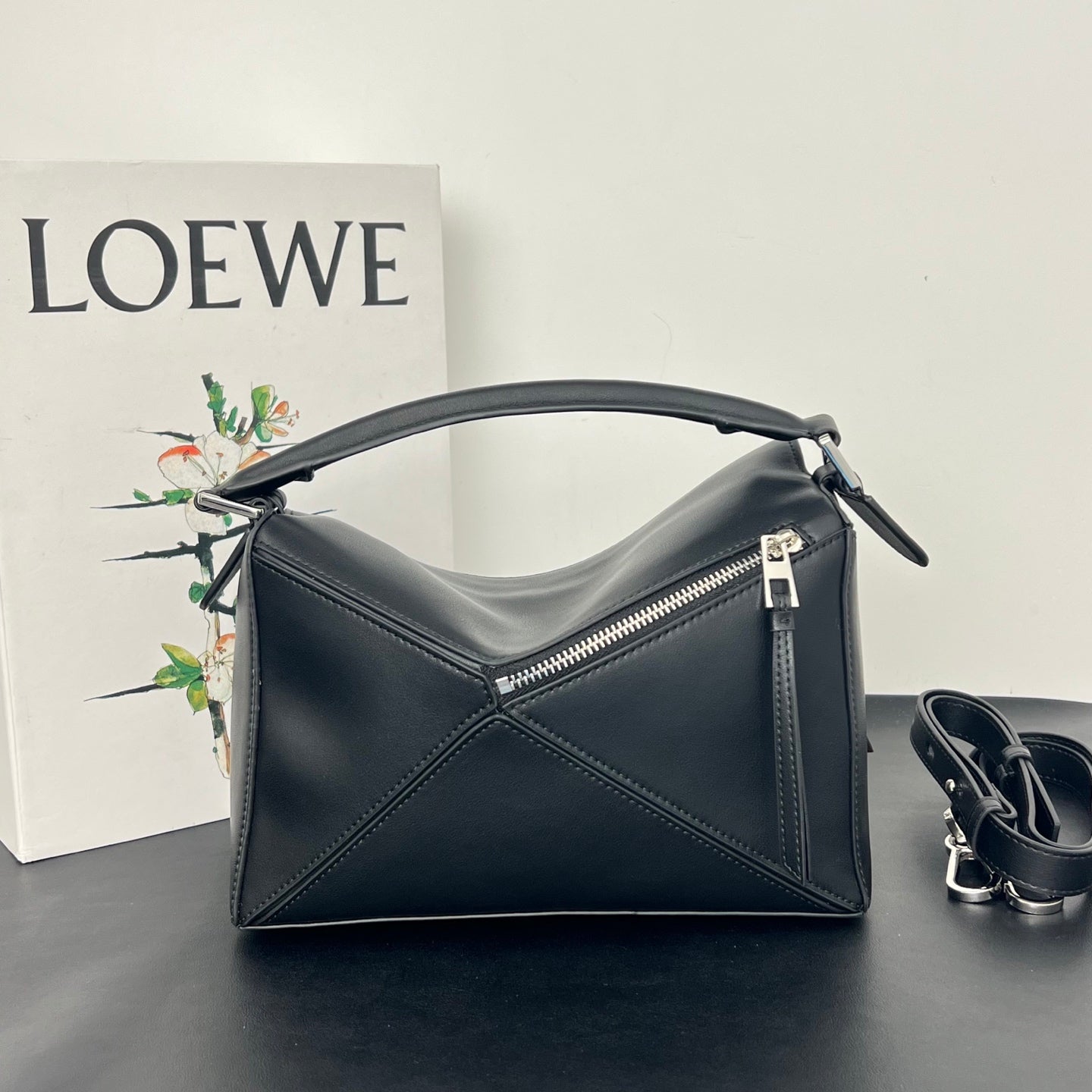 B1R66A17 Popular leather bag