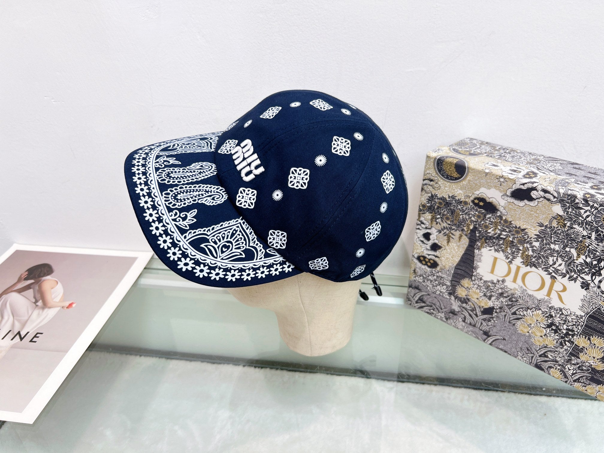 M1Q85A82 Popular hats