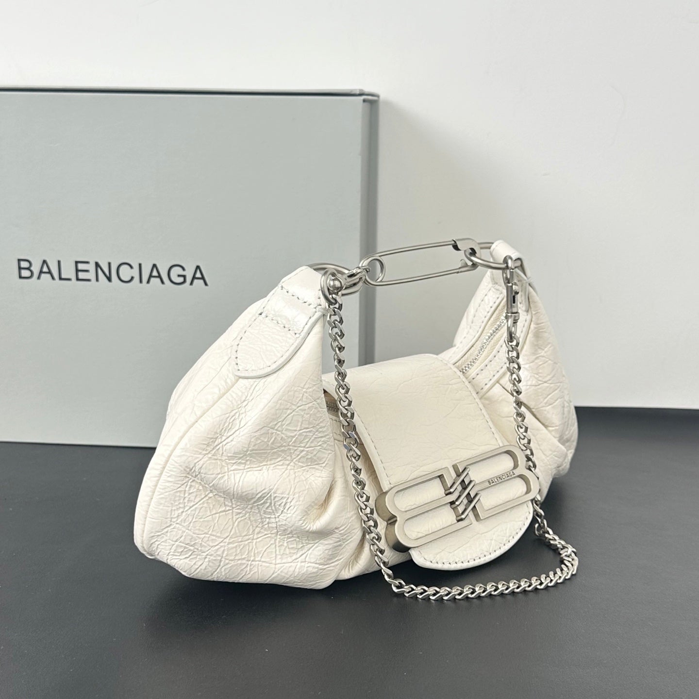 B1P36J119 Popular leather bag