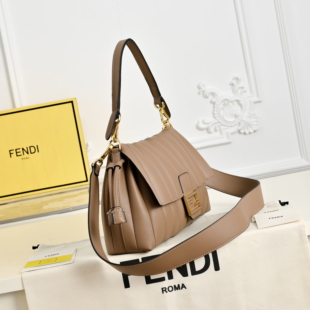 B1P36F106 Popular leather bag