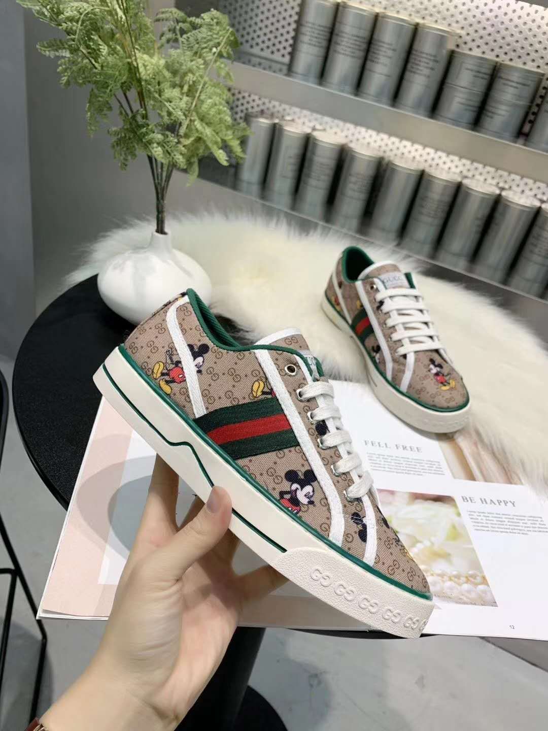Z2Q105B205 Popular high-quality Shoes