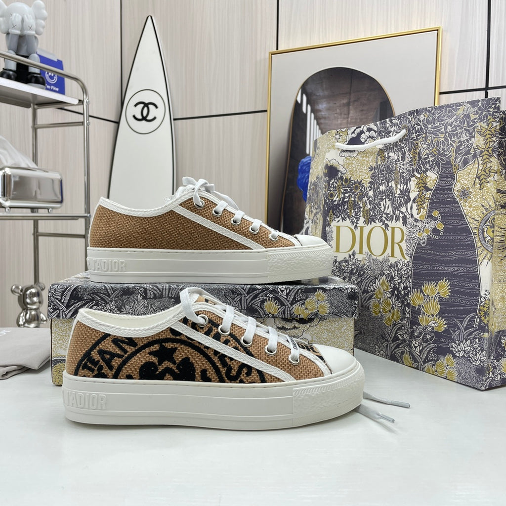 Z1XD66 Popular shoes
