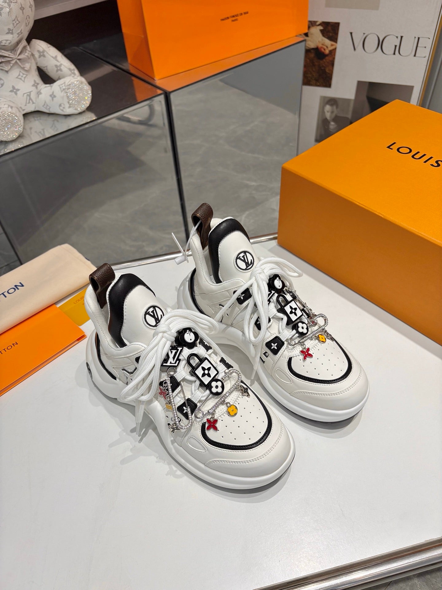 Z2Q105E439  Popular high-quality Shoes