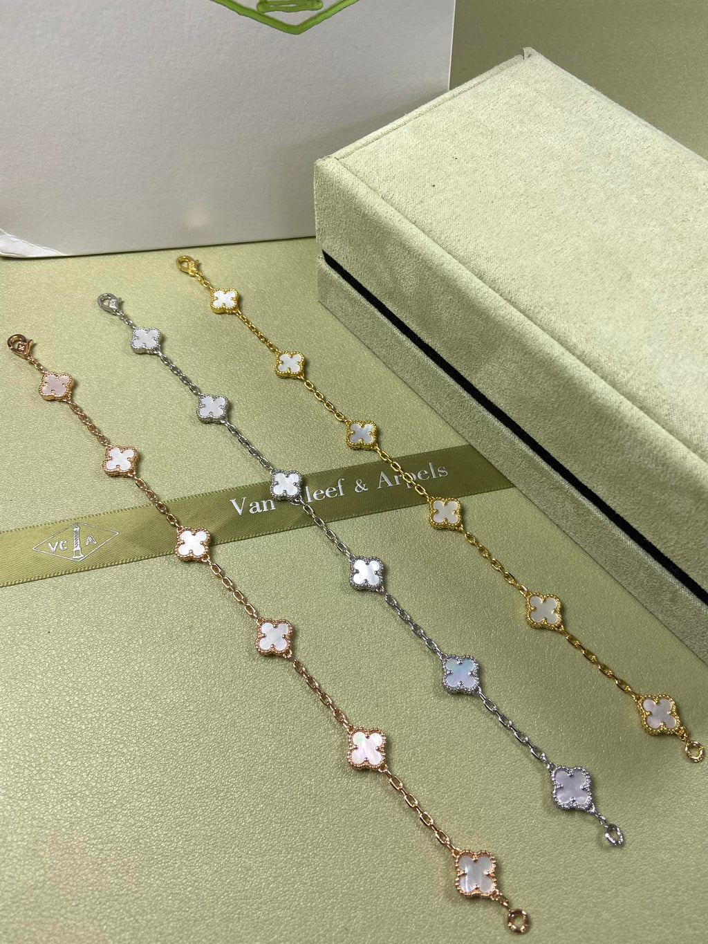 X5X94VA183K  Popular bracelets 6 flowers mini size 0.9cm flower