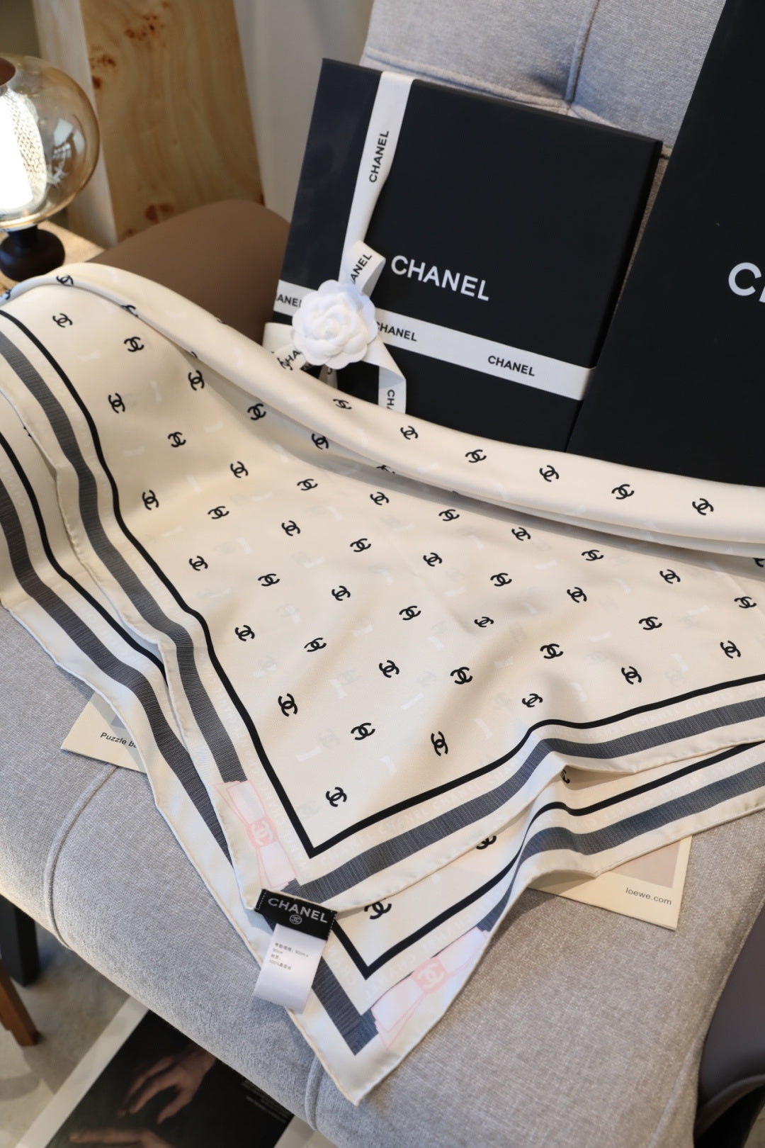 W1N46C15 Popular Silk Scarve