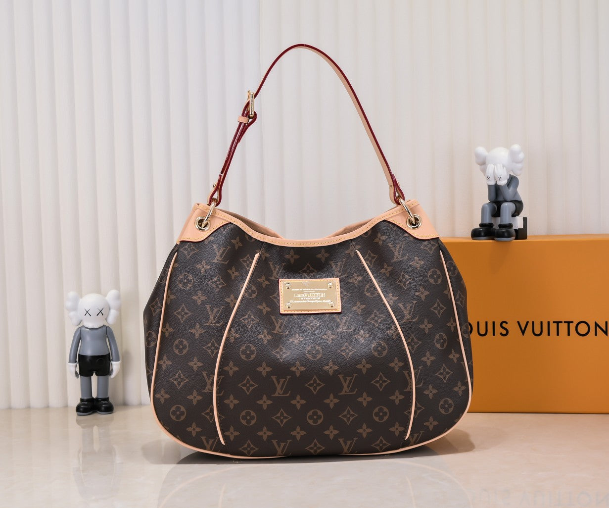 B1X43E63 Popular   leather bag 