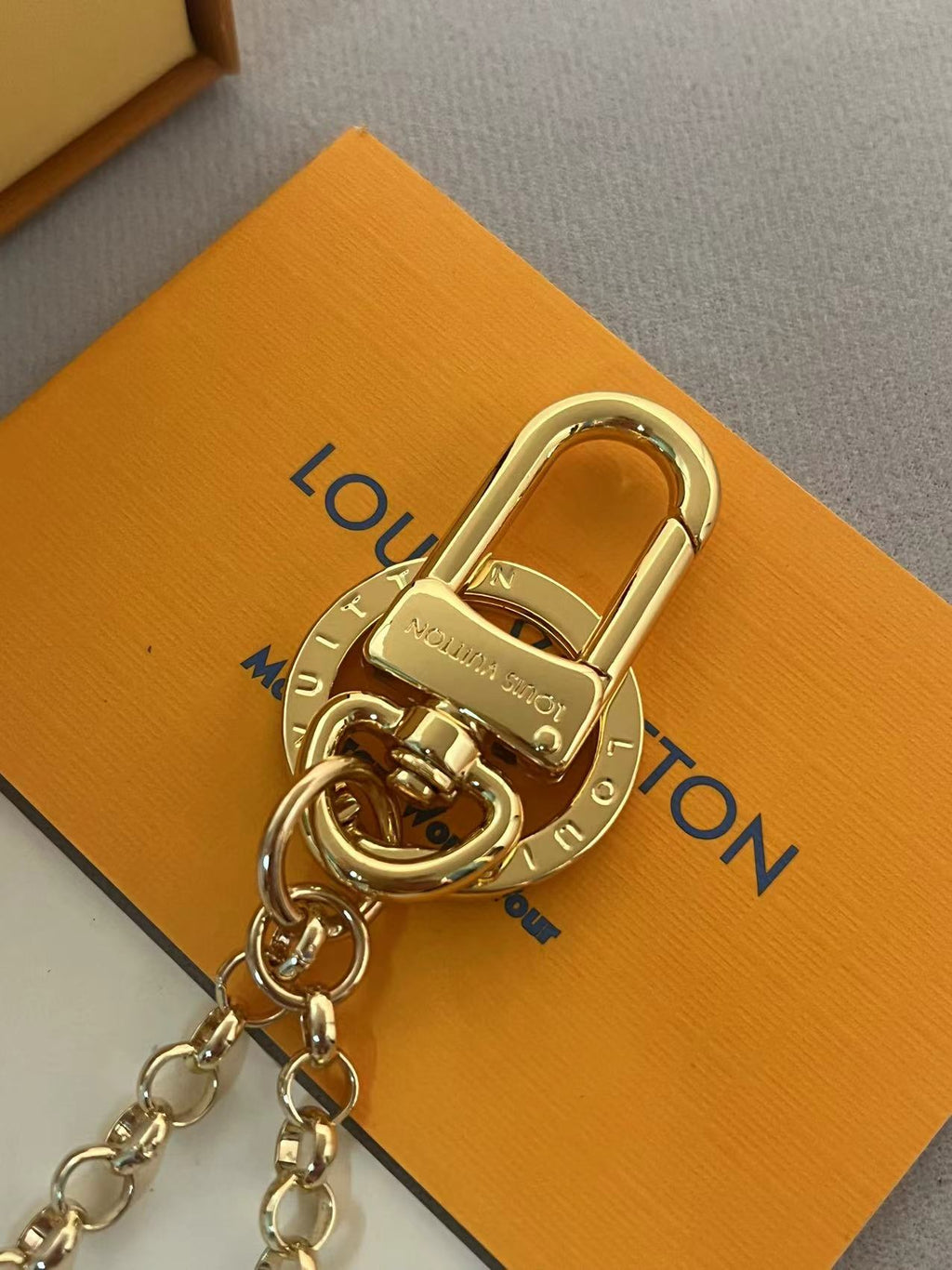 A1Z105E44 Popular bag 's charms accessories