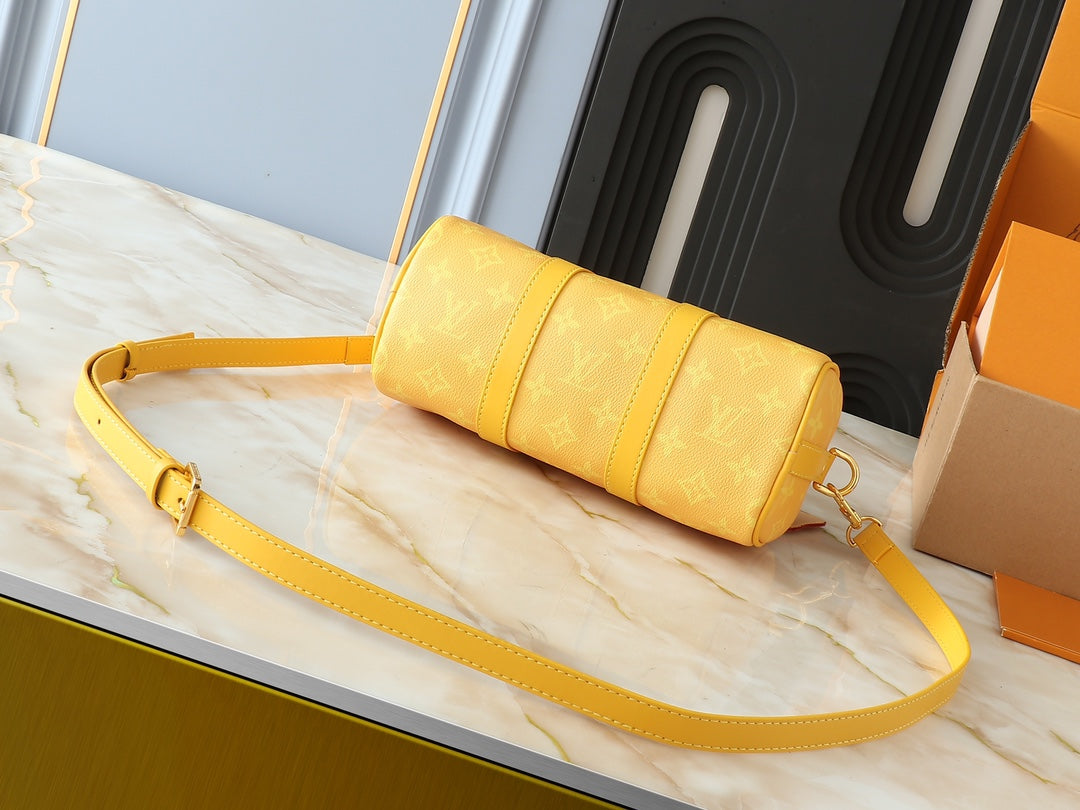 B1X104E60 Popular   leather bag