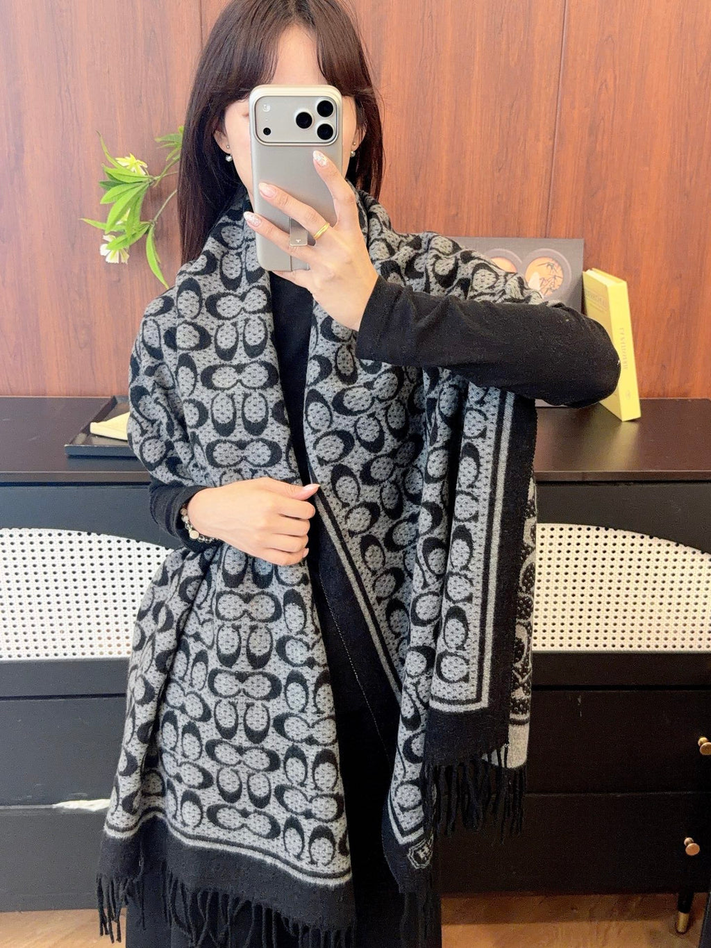W1R86A56 Popular Winter Scarves
