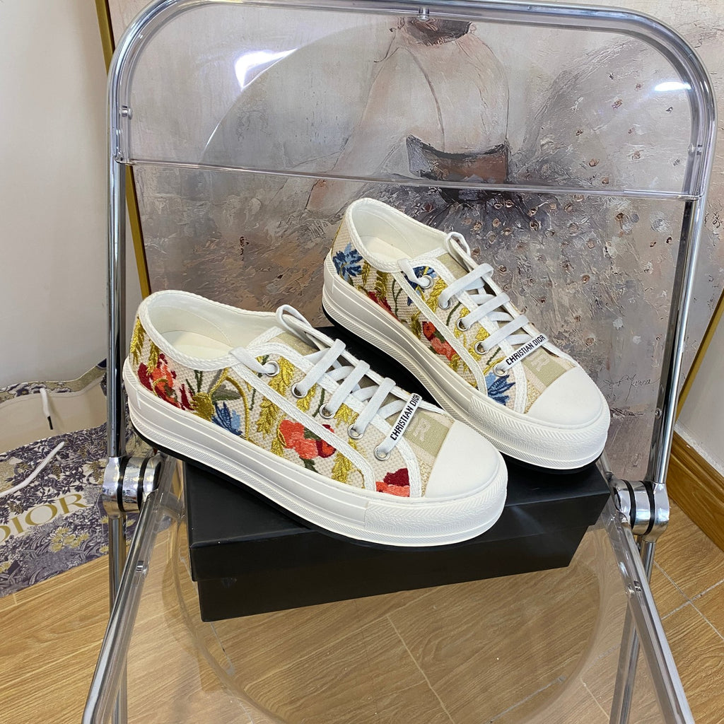 Z1XD67 Popular shoes
