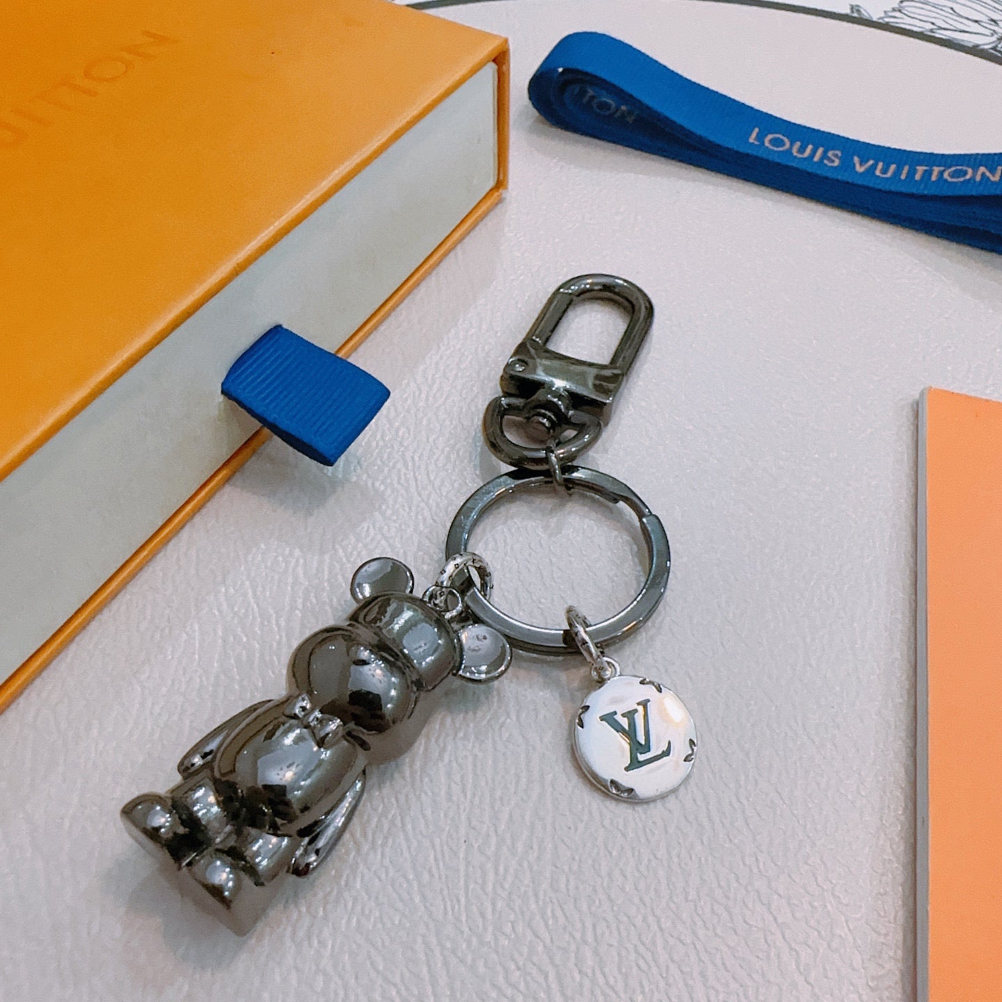 A1Z105E86 Popular bag 's charms accessories