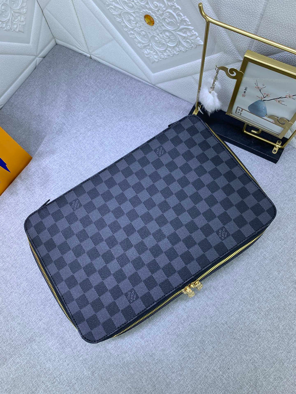 B1X34E272 Popular  leather bag 