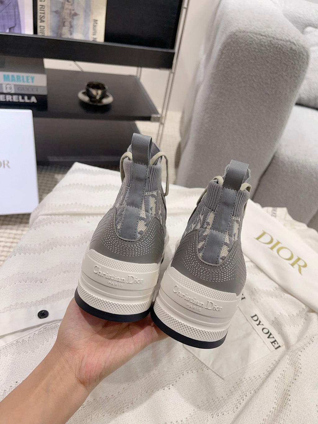 Z2Q105D427 Popular high-quality Shoes