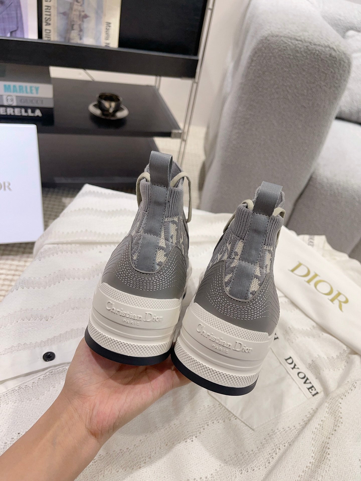 Z2Q105D427 Popular high-quality Shoes