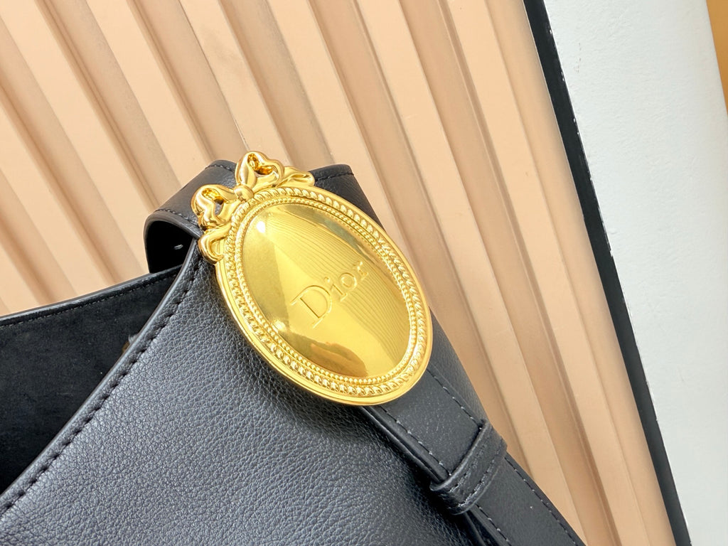 B1R76D45 Popular leather bag