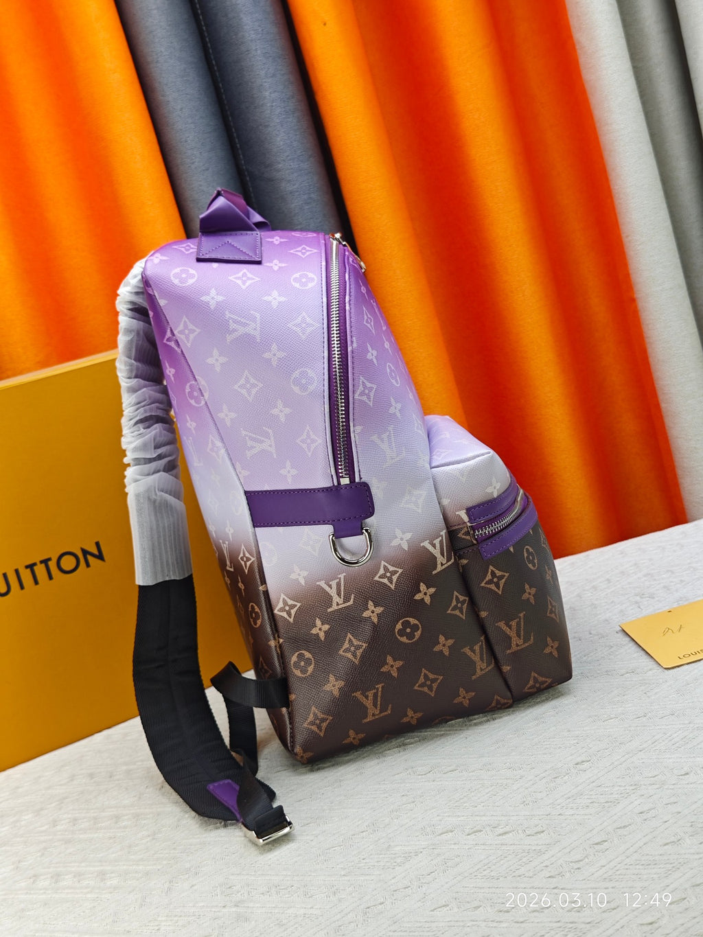 B1P36E18 Popular leather bag